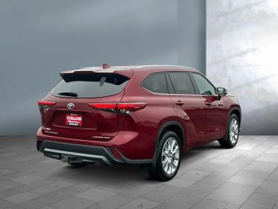 2023 Toyota Highlander — engine compartment view
