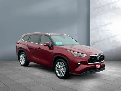 2023 Toyota Highlander — photo 8 view