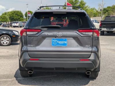 2025 Toyota RAV4 - Photo 4
