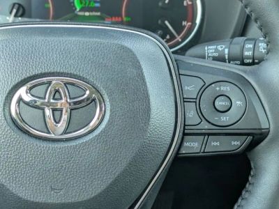 2025 Toyota RAV4 - Photo 17