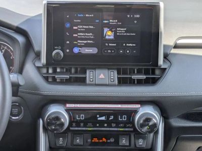 2025 Toyota RAV4 - Photo 19