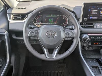 2025 Toyota RAV4 - Photo 11