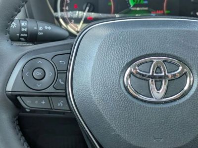 2025 Toyota RAV4 - Photo 16