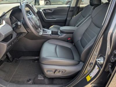 2025 Toyota RAV4 - Photo 12