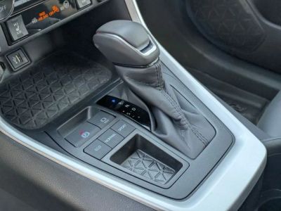 2025 Toyota RAV4 - Photo 18
