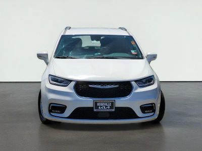 2022 Chrysler PACIFICA — side profile view
