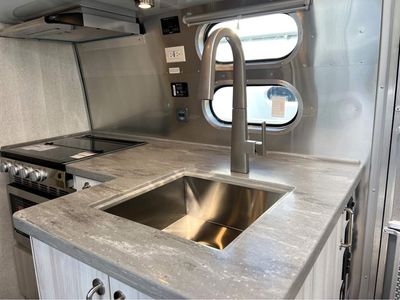 2026 Airstream International - Photo 13