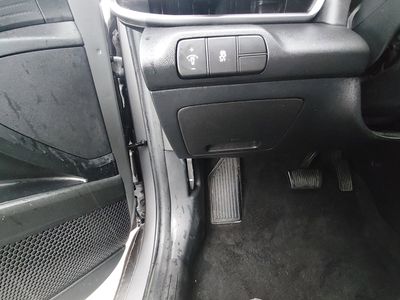 2024 Hyundai Elantra — photo 13 view