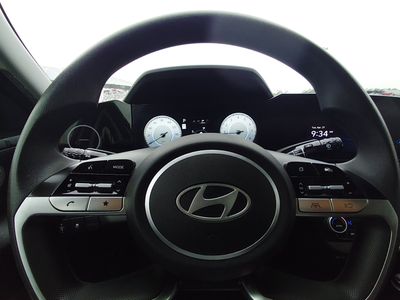 2024 Hyundai Elantra — photo 12 view