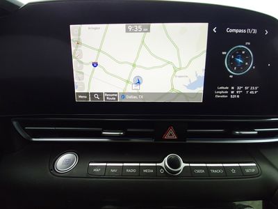 2024 Hyundai Elantra — photo 17 view