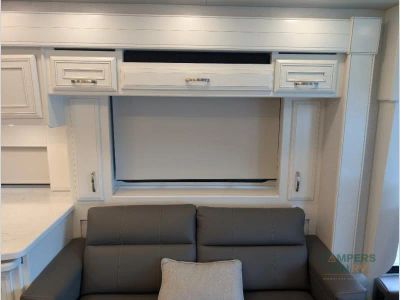 2024 Entegra Coach Reatta XL — photo 39 view