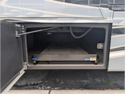 2024 Entegra Coach Reatta XL — photo 9 view