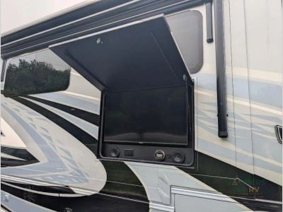 2024 Entegra Coach Reatta XL — photo 24 view