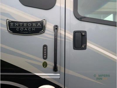 2024 Entegra Coach Reatta XL — photo 22 view