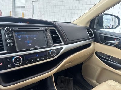 2018 Toyota Highlander - Photo 13