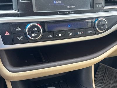 2018 Toyota Highlander - Photo 11