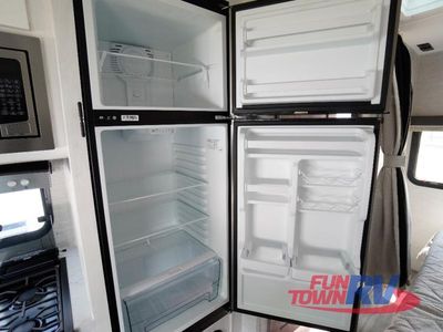 2026 Gulf Stream RV Yellowstone - Photo 22