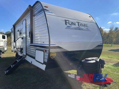 2024 CrossRoads RV Fun Time - Photo 3