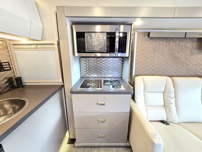 2025 Winnebago VIEW - Photo 10
