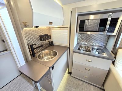 2025 Winnebago VIEW - Photo 11
