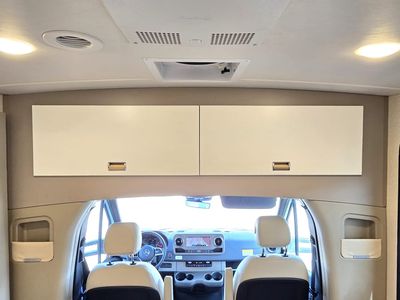 2025 Winnebago VIEW - Photo 4