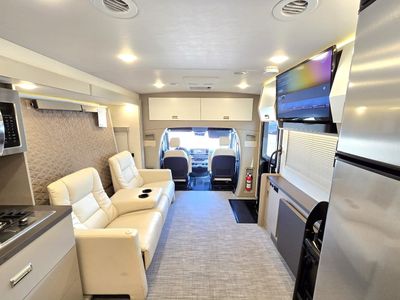 2025 Winnebago VIEW - Photo 3