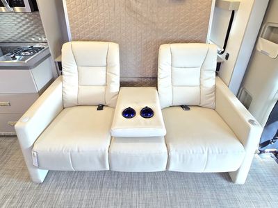 2025 Winnebago VIEW - Photo 9