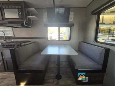2019 CrossRoads RV Zinger - Photo 10