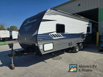 2019 CrossRoads RV Zinger - Photo 3