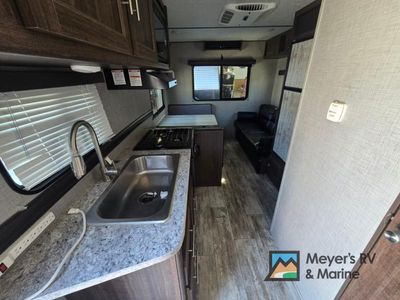 2019 CrossRoads RV Zinger - Photo 6