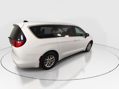 2022 Chrysler Voyager - Photo 7