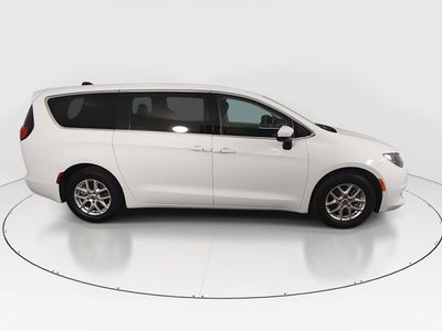 2022 Chrysler Voyager - Photo 8