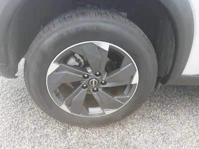 2025 Nissan Rogue — photo 10 view