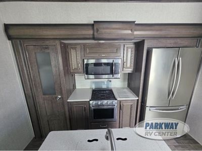 2019 Keystone RV Montana High Country - Photo 11