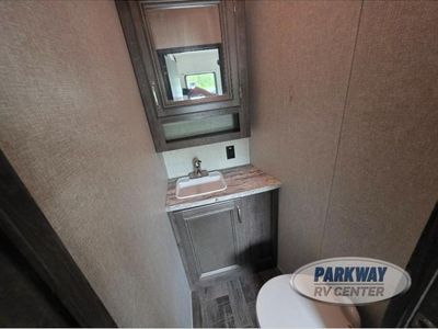 2019 Keystone RV Montana High Country - Photo 18