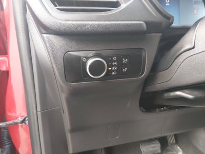 2025 Ford Escape — photo 13 view