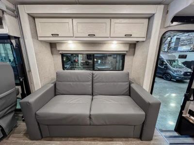 2022 Winnebago ADVENTURER - Photo 6
