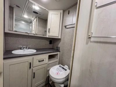2022 Winnebago ADVENTURER - Photo 17