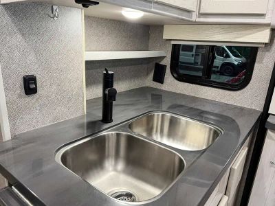 2022 Winnebago ADVENTURER - Photo 10