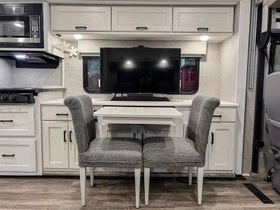 2022 Winnebago ADVENTURER - Photo 8