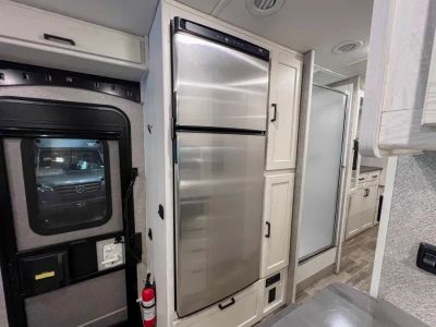 2022 Winnebago ADVENTURER - Photo 12
