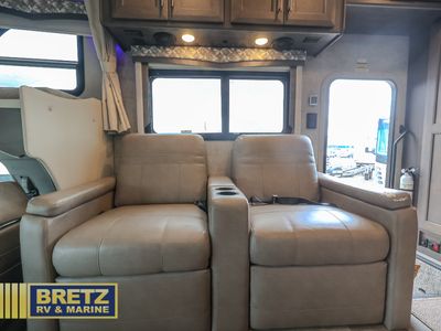 2022 Thor Motor Coach Omni - Photo 12