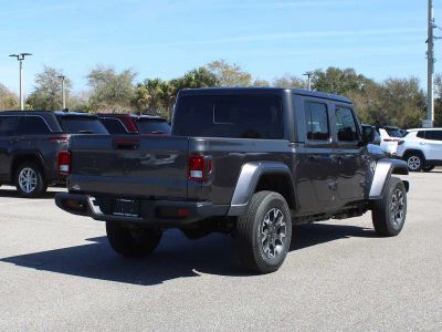 2026 Jeep Gladiator — side profile view
