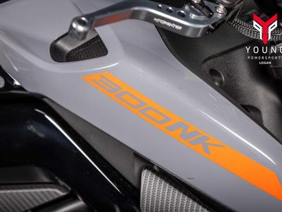 2023 CFMOTO 300NK - Photo 3