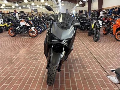 2025 Yamaha XMAX - Photo 3