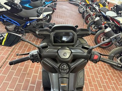2025 Yamaha XMAX - Photo 13