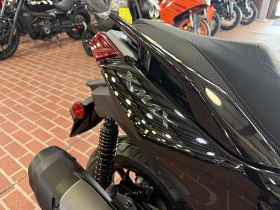2025 Yamaha XMAX - Photo 11