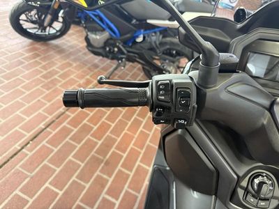2025 Yamaha XMAX - Photo 14