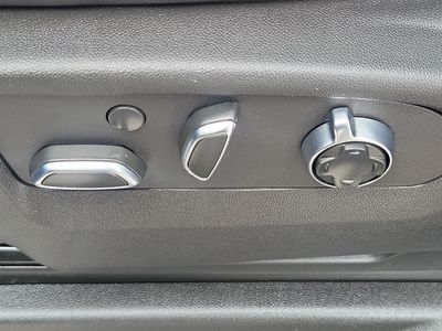 2024 GMC Yukon - Photo 24