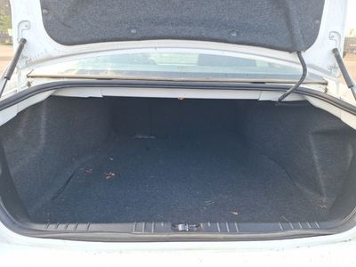 2014 Chevrolet Impala Limited - Photo 16
